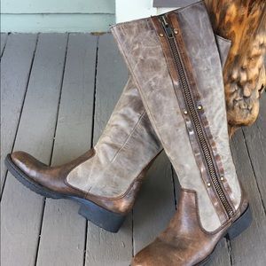 Like new Born distressed leather boots